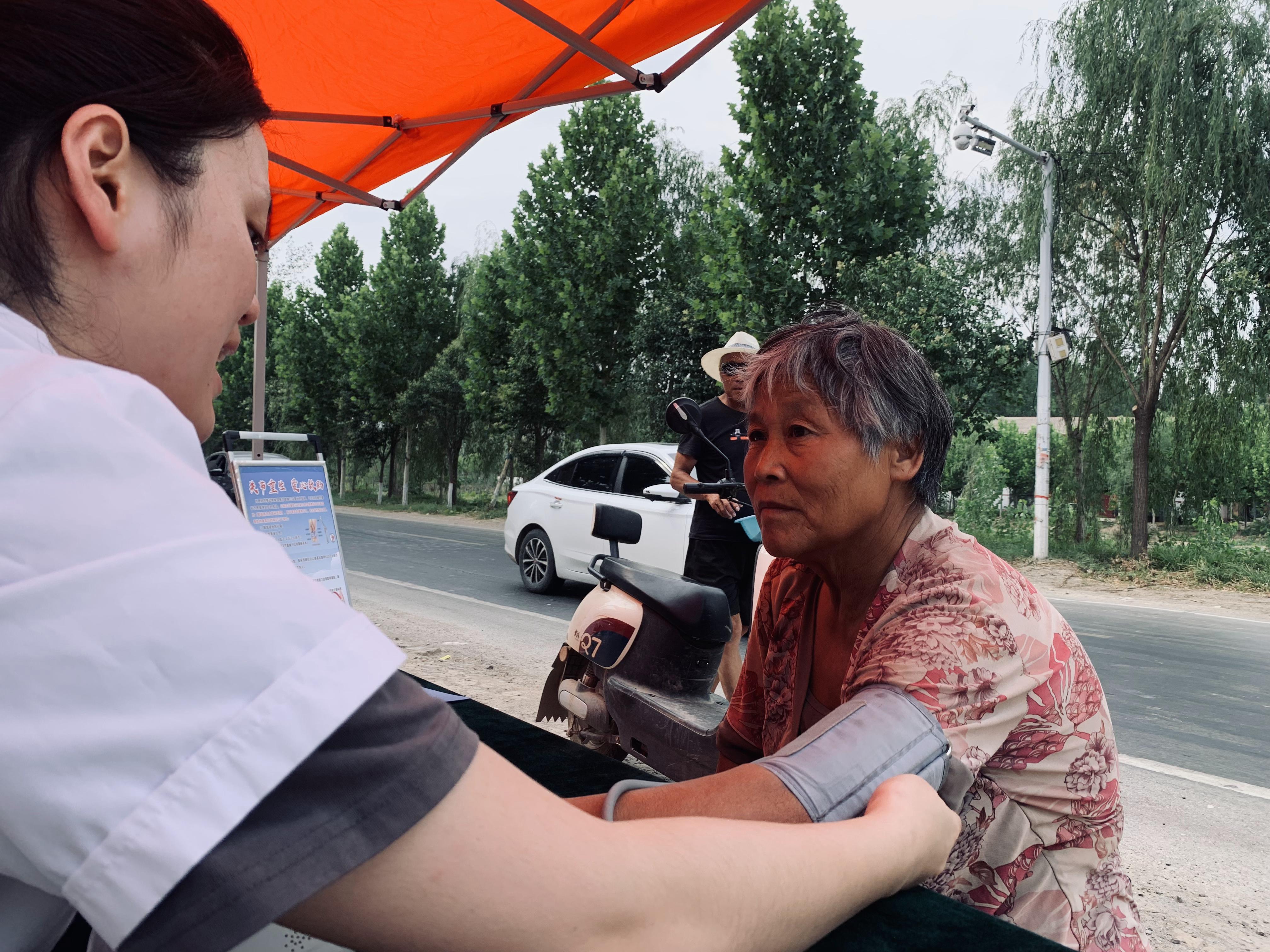 救助困难患者爱心义诊